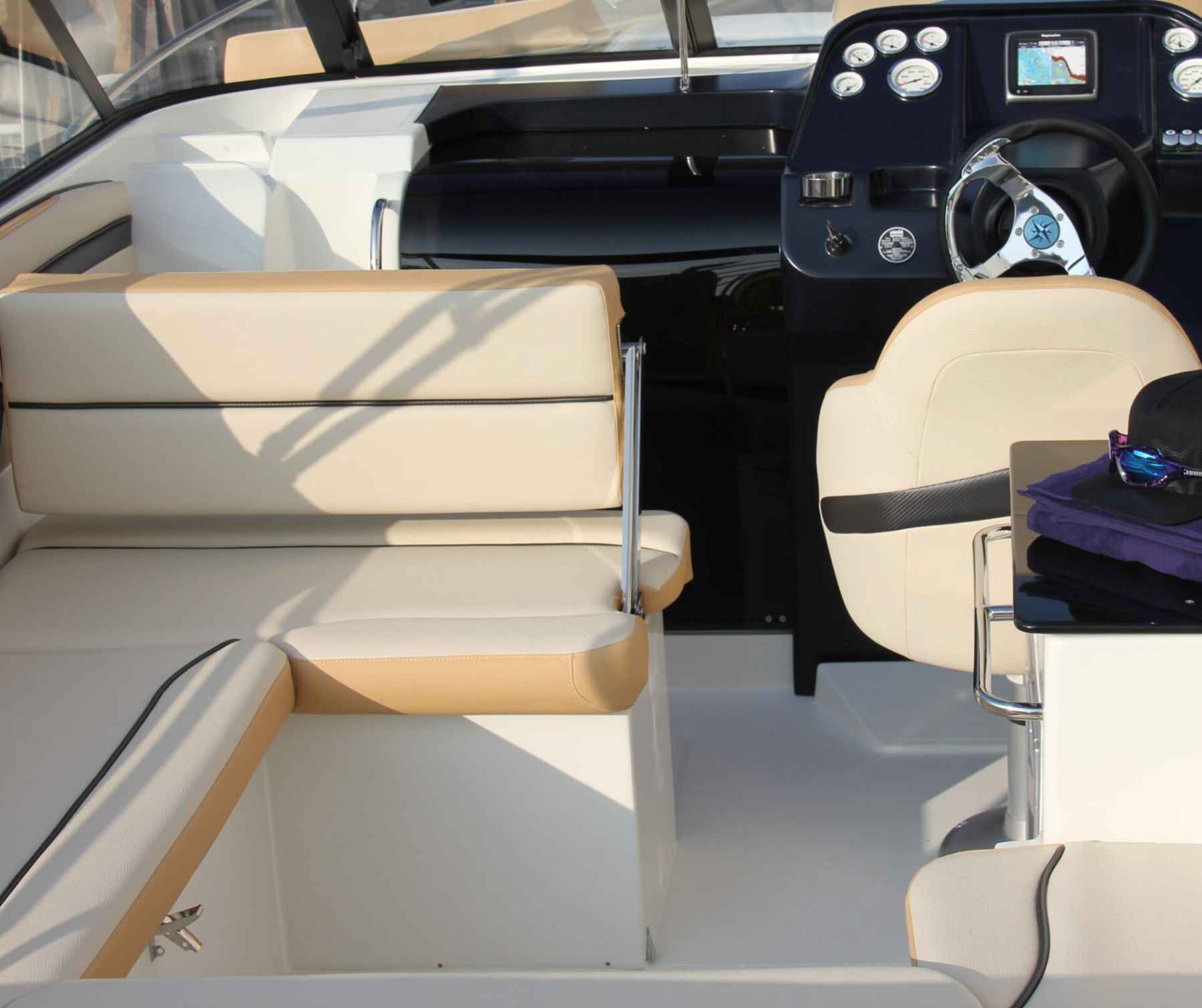 Motorboot Auster 740 CC