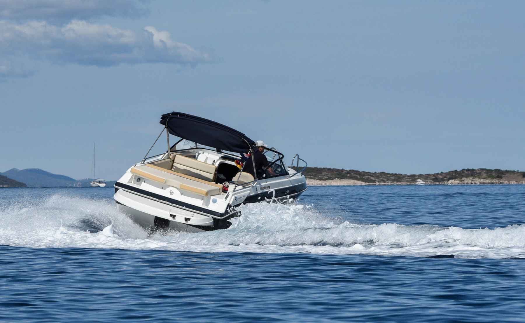 Motorboot Auster 740 CC