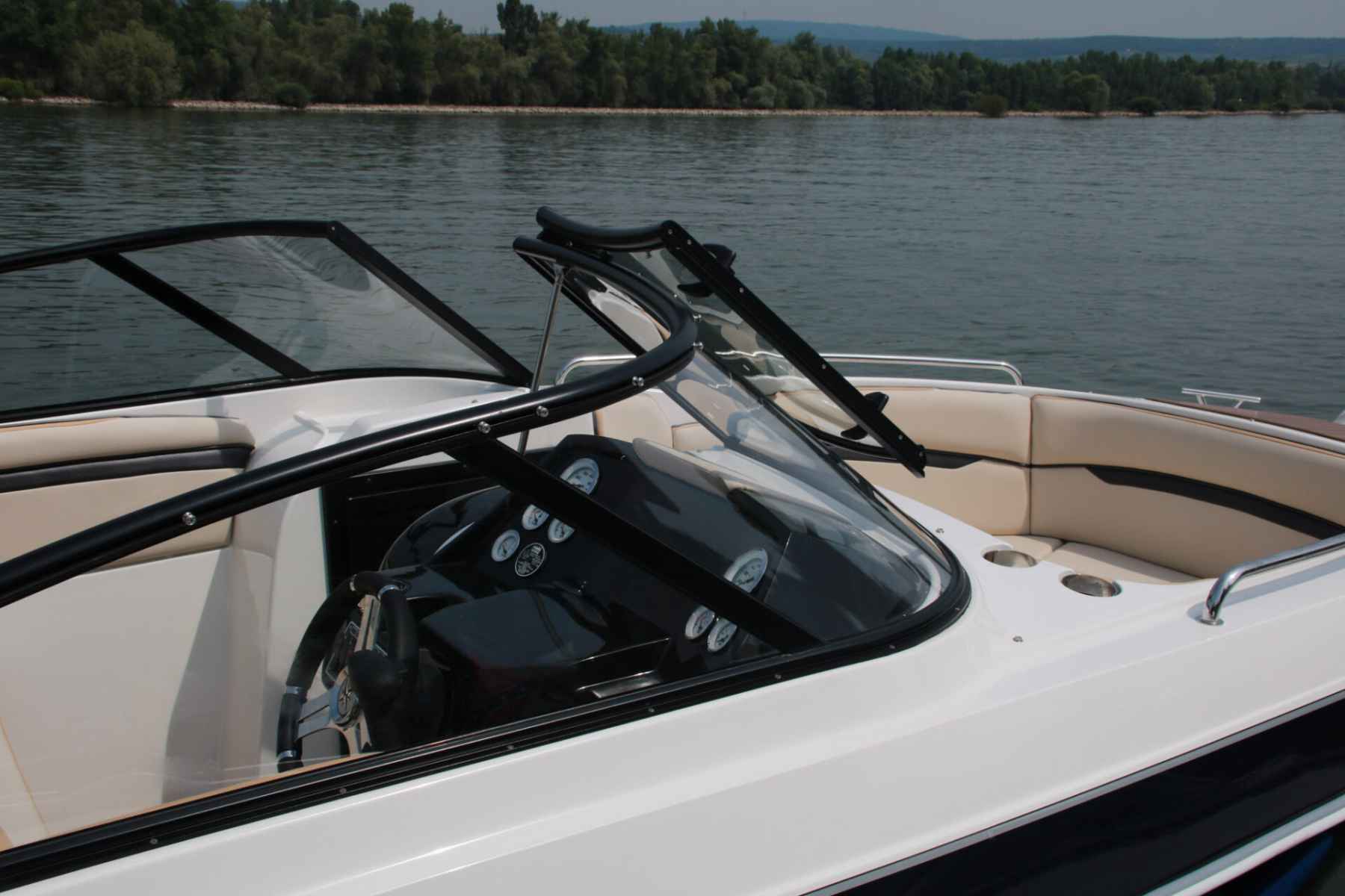 Motorboot Auster 740 BR
