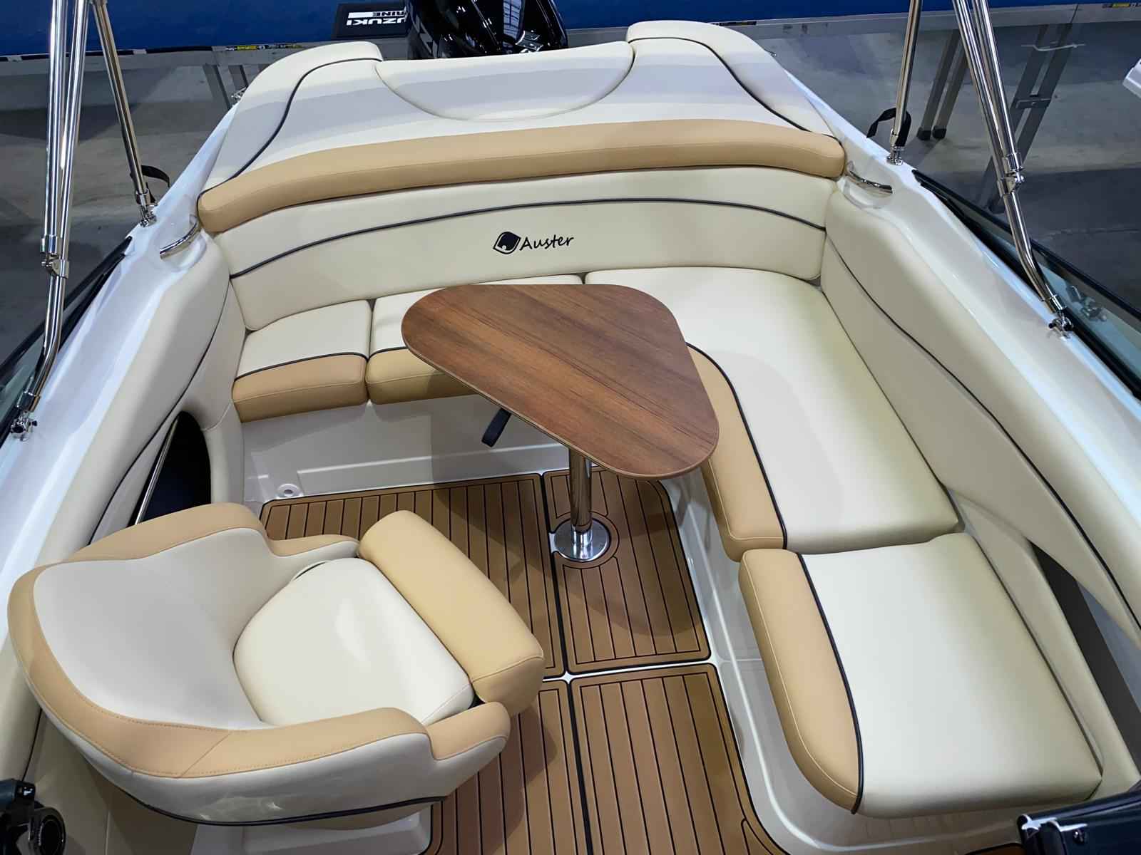 Motorboot Suzuki DF100