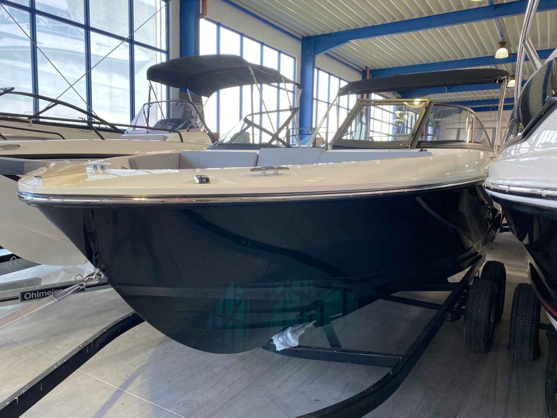 Motorboot Bayliner V20i