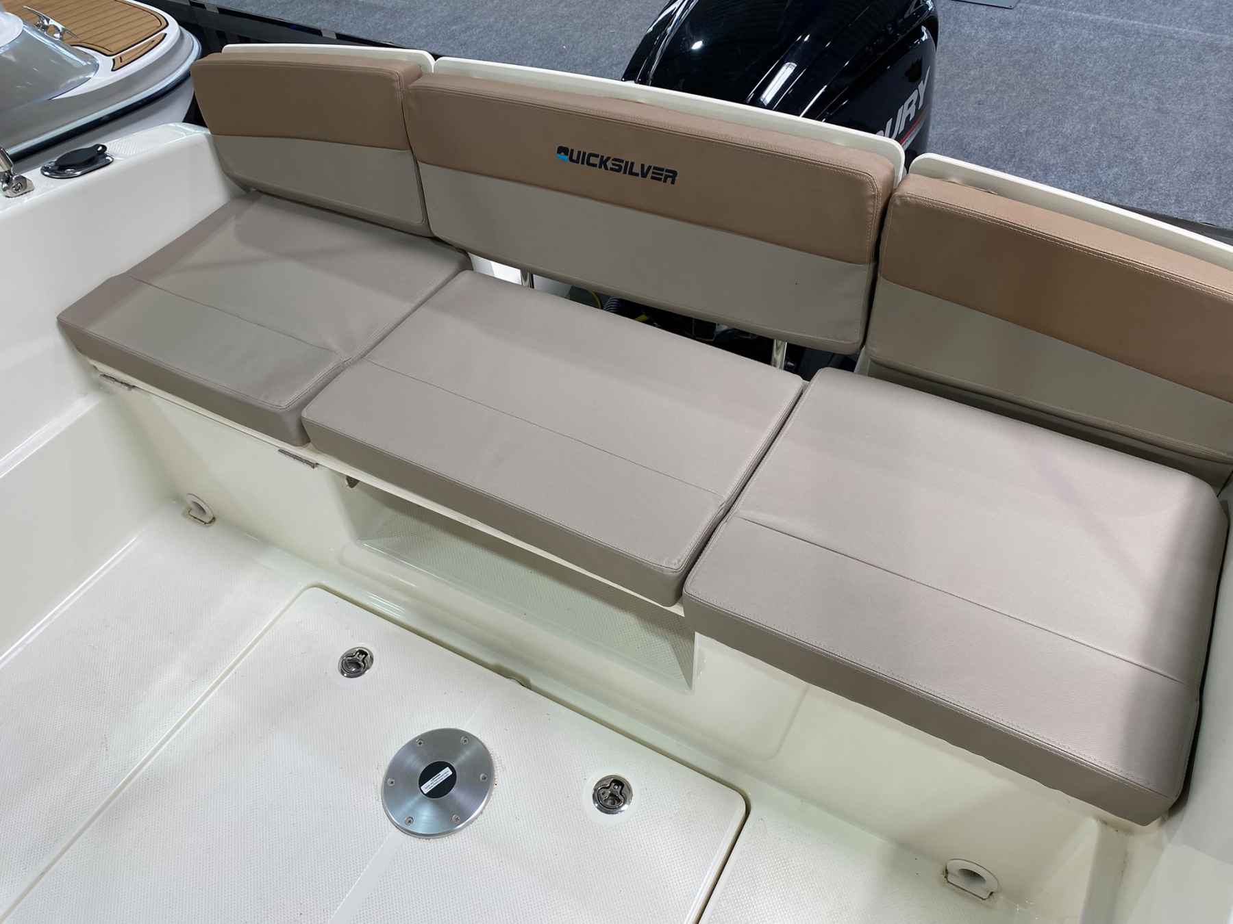 Motorboot Quicksilver Activ 555 Cabin