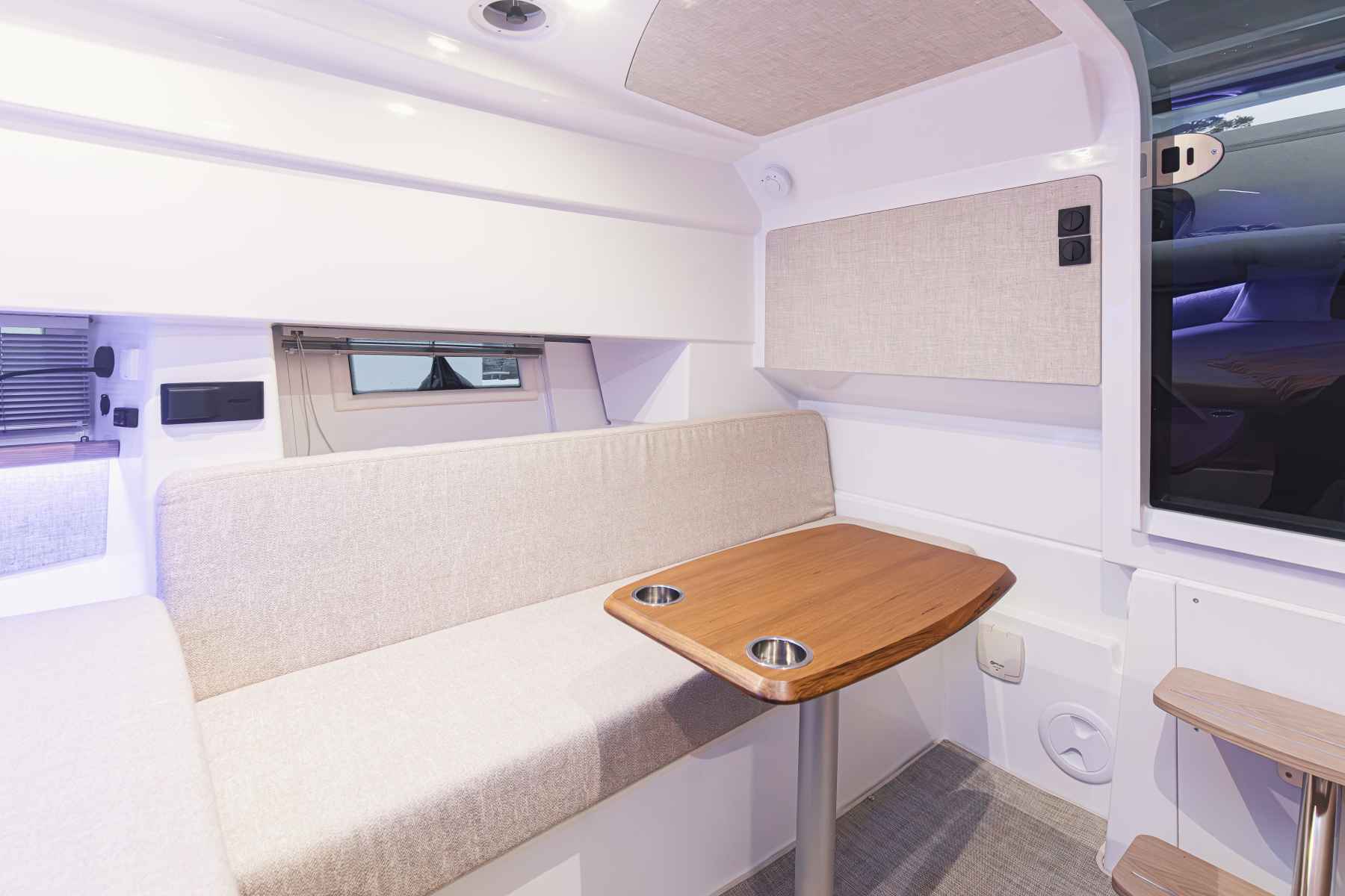 Motorboot Quarken 35 CABIN TOURER