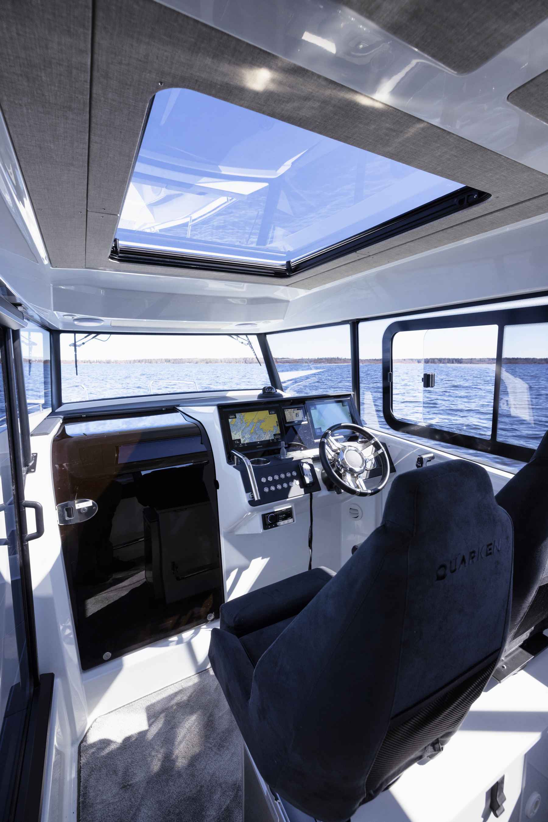 Motorboot Quarken 27 CABIN