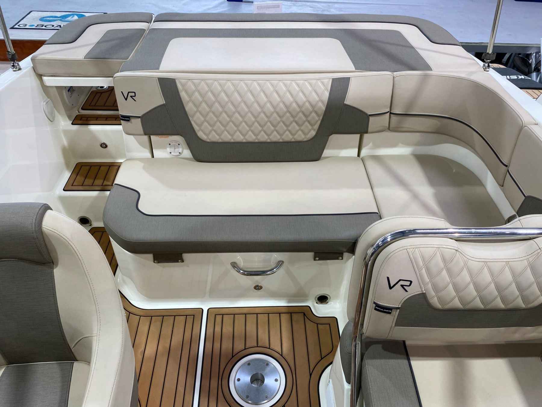 Motorboot Bayliner VR5C CUDDY