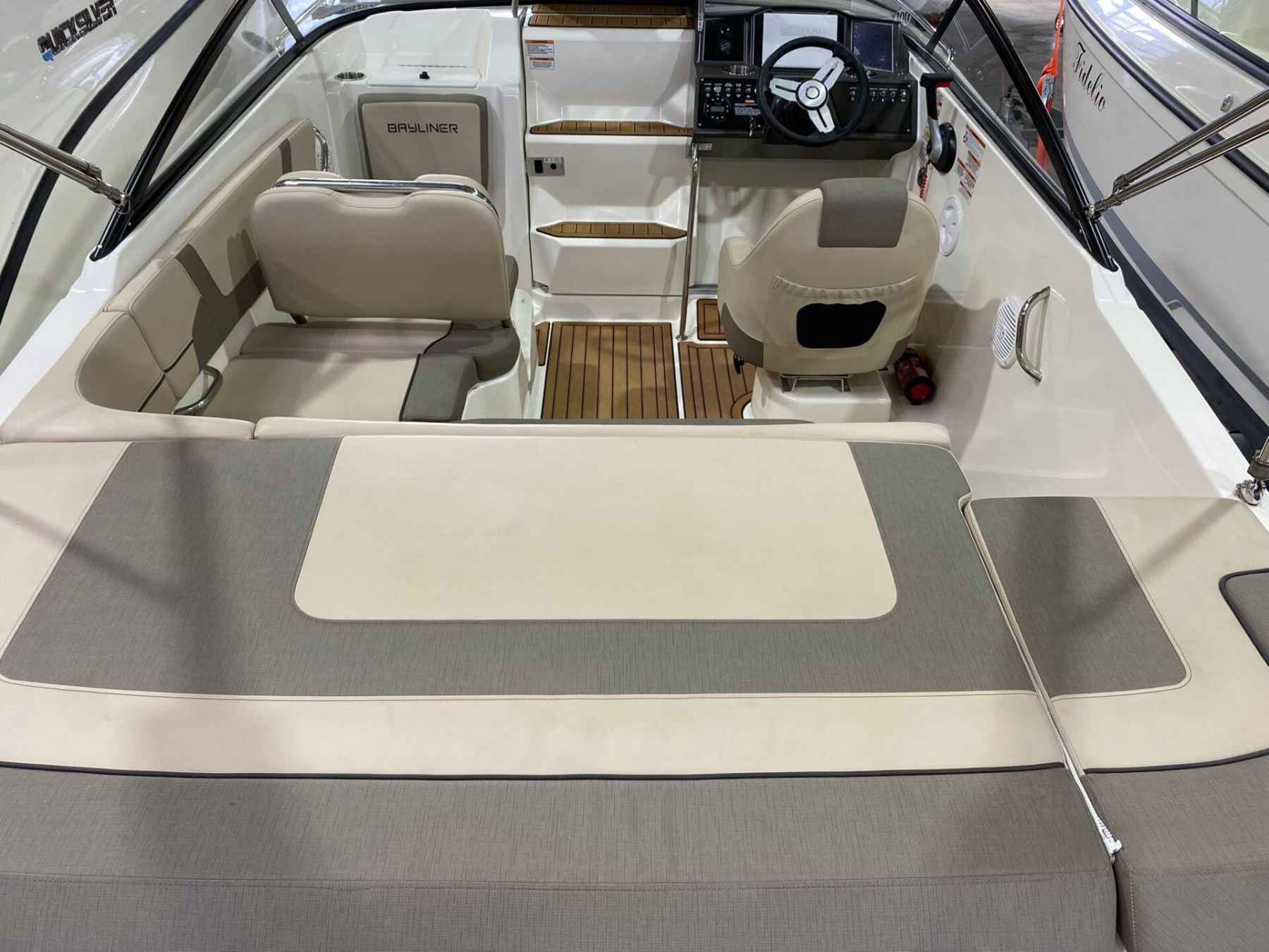 Motorboot Bayliner VR5C CUDDY