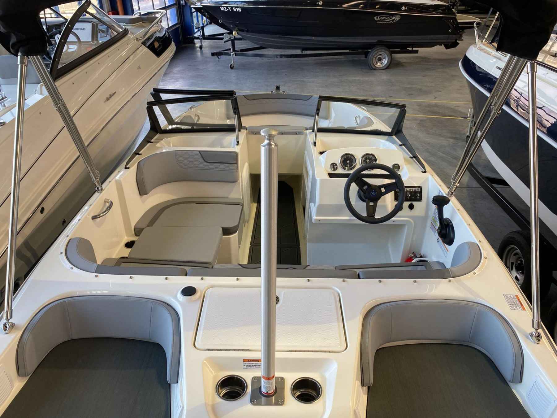Motorboot Bayliner M17