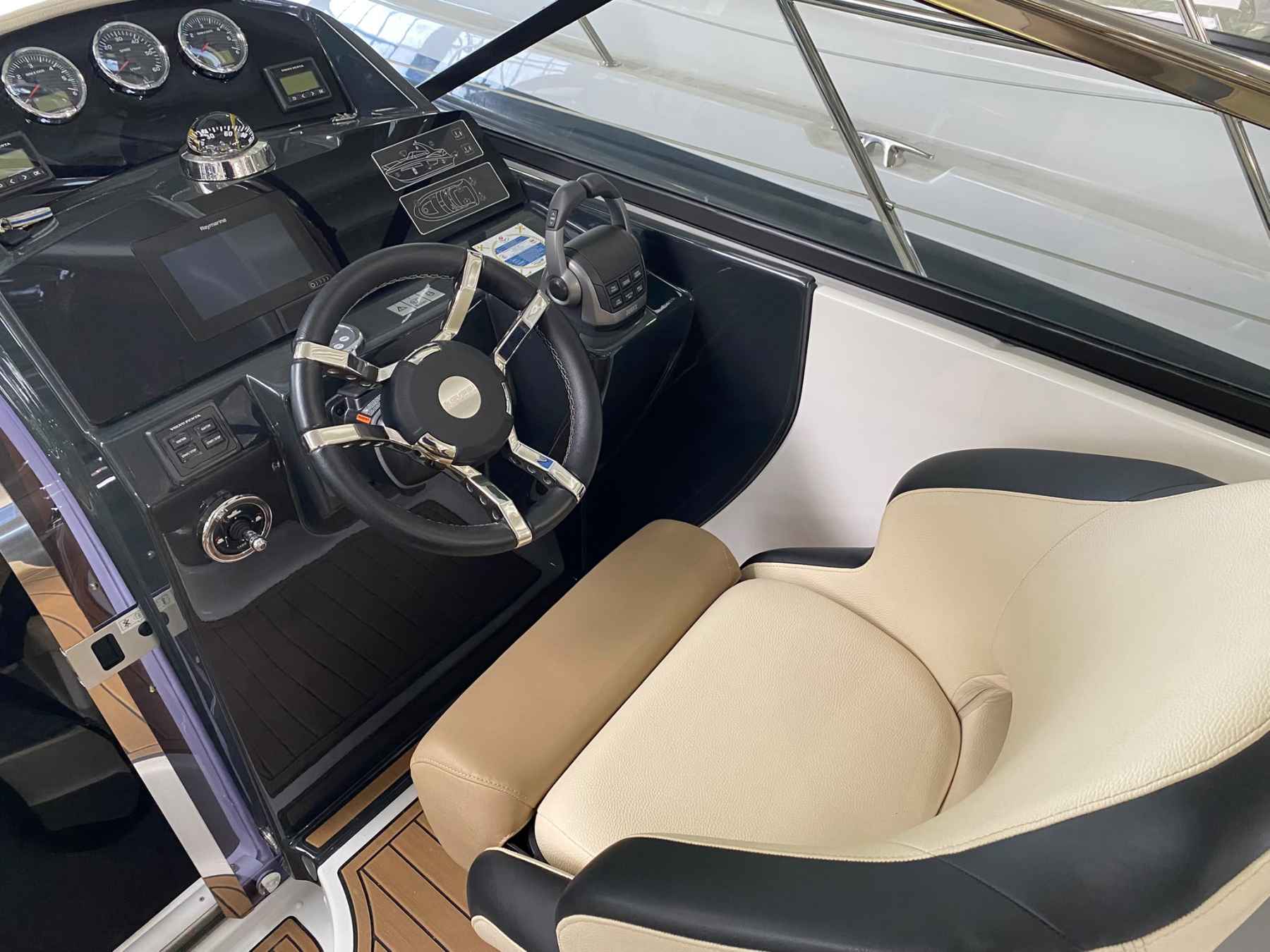 Motorboot Viper V 323 HT