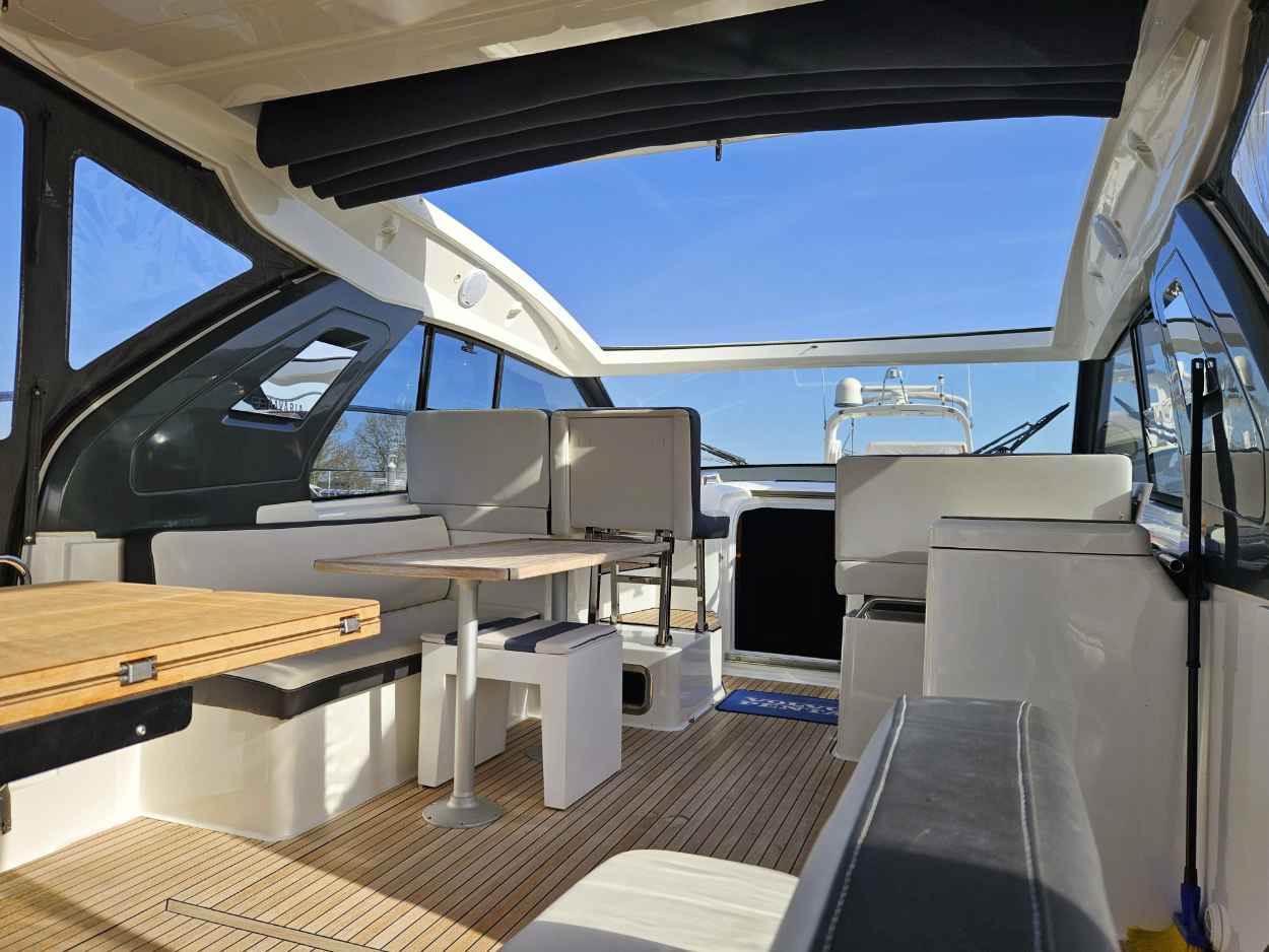 Motorboot Bavaria S40 HT