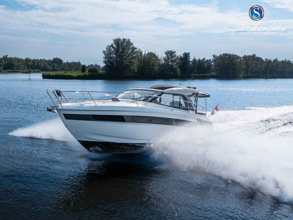 Motorboot Bavaria S40 HT