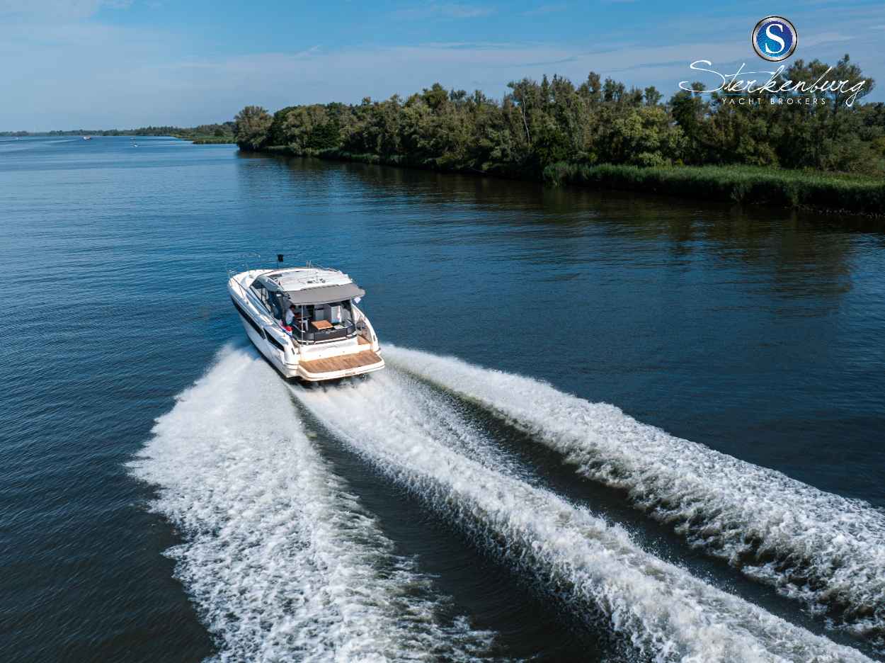 Motorboot Bavaria S40 HT