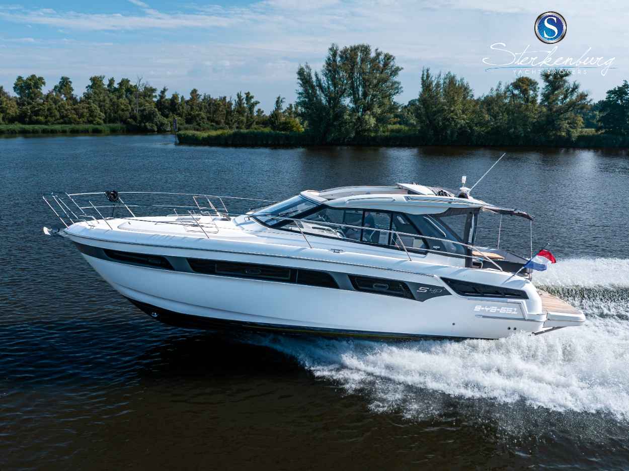 Motorboot Bavaria S40 HT