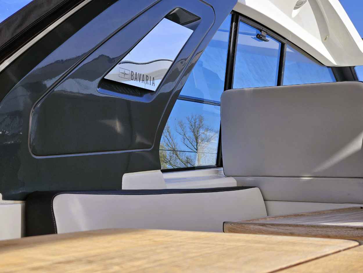Motorboot Bavaria S40 HT