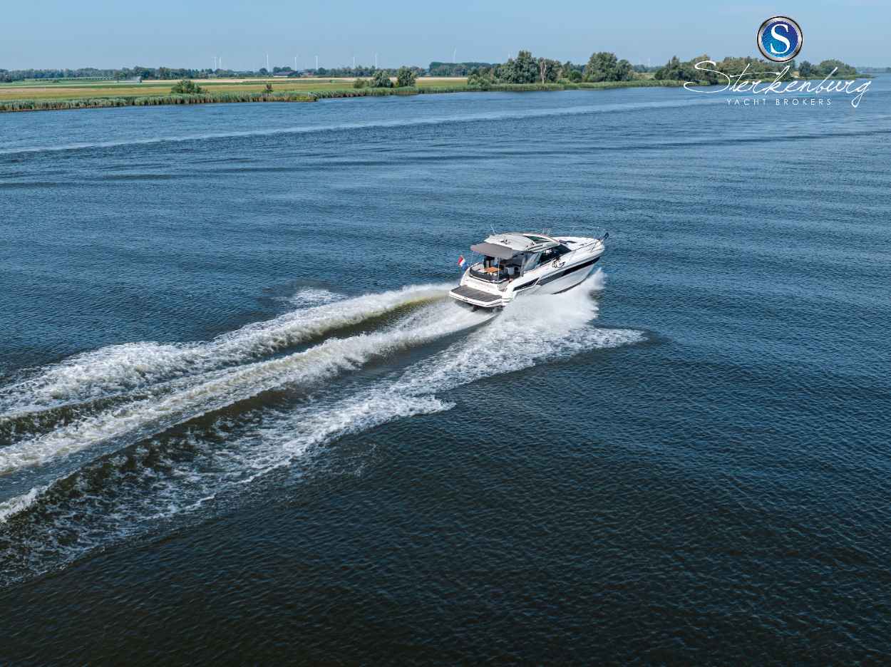 Motorboot Bavaria S40 HT
