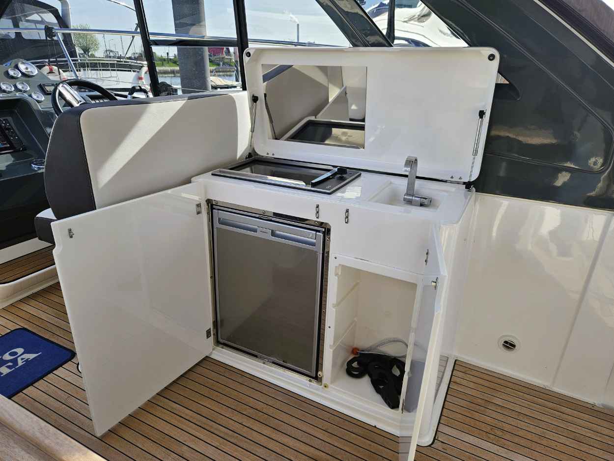 Motorboot Bavaria S40 HT