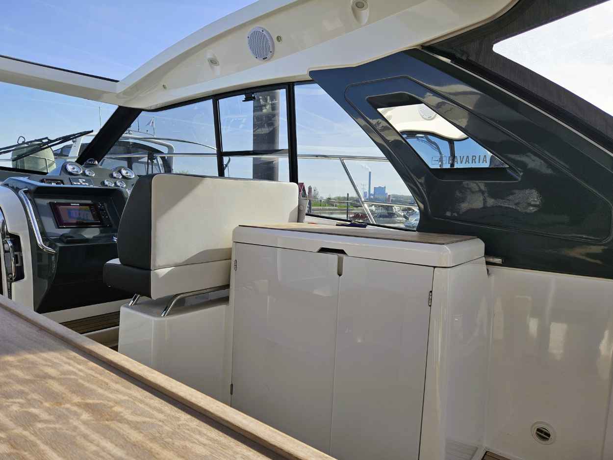 Motorboot Bavaria S40 HT