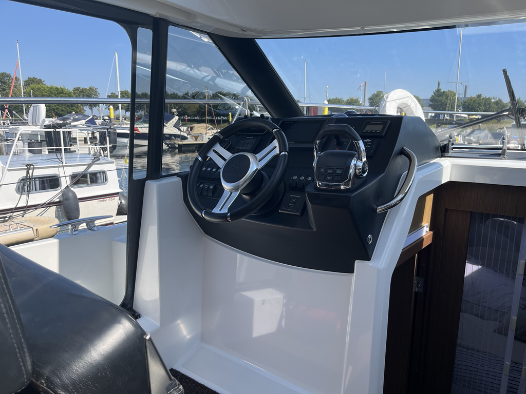 Motorboot Jeanneau NC 9