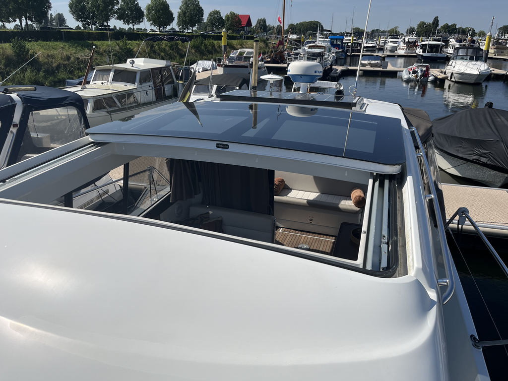 Motorboot Jeanneau NC 9