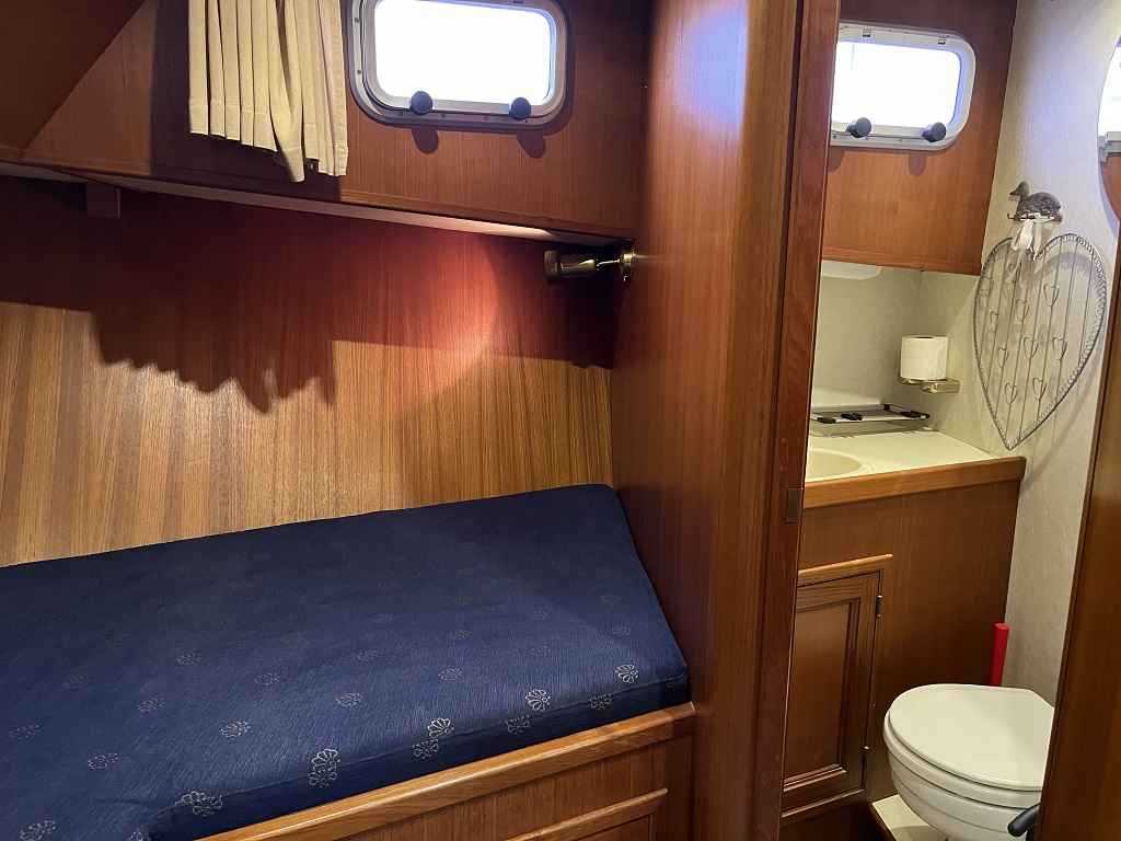 Motorboot Blauwe Hand Trawler 1400