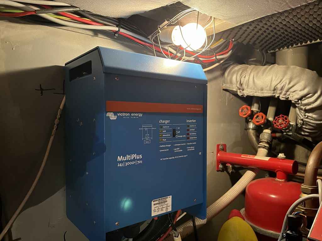 Motorboot Blauwe Hand Trawler 1400