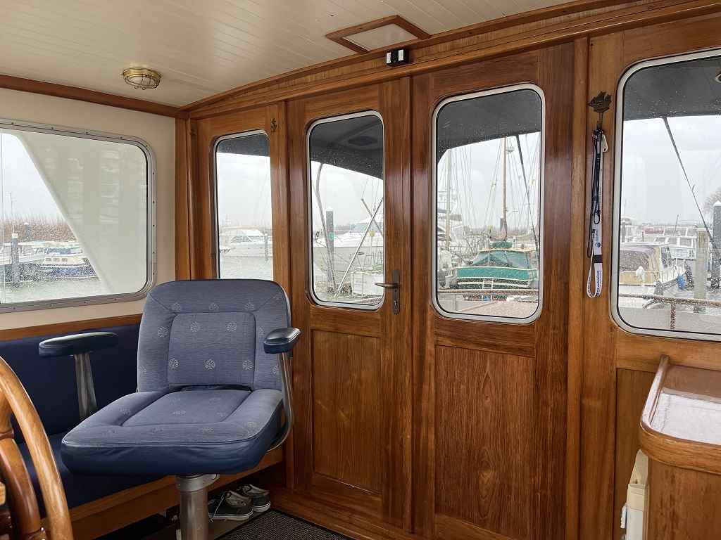 Motorboot Blauwe Hand Trawler 1400