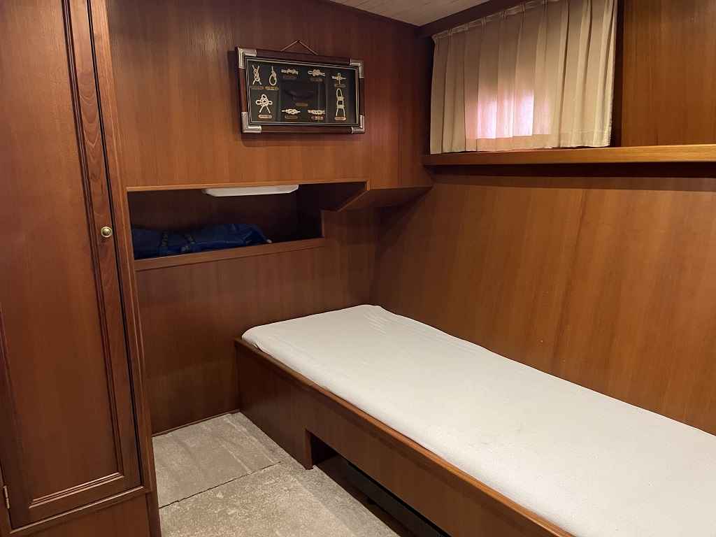 Motorboot Blauwe Hand Trawler 1400
