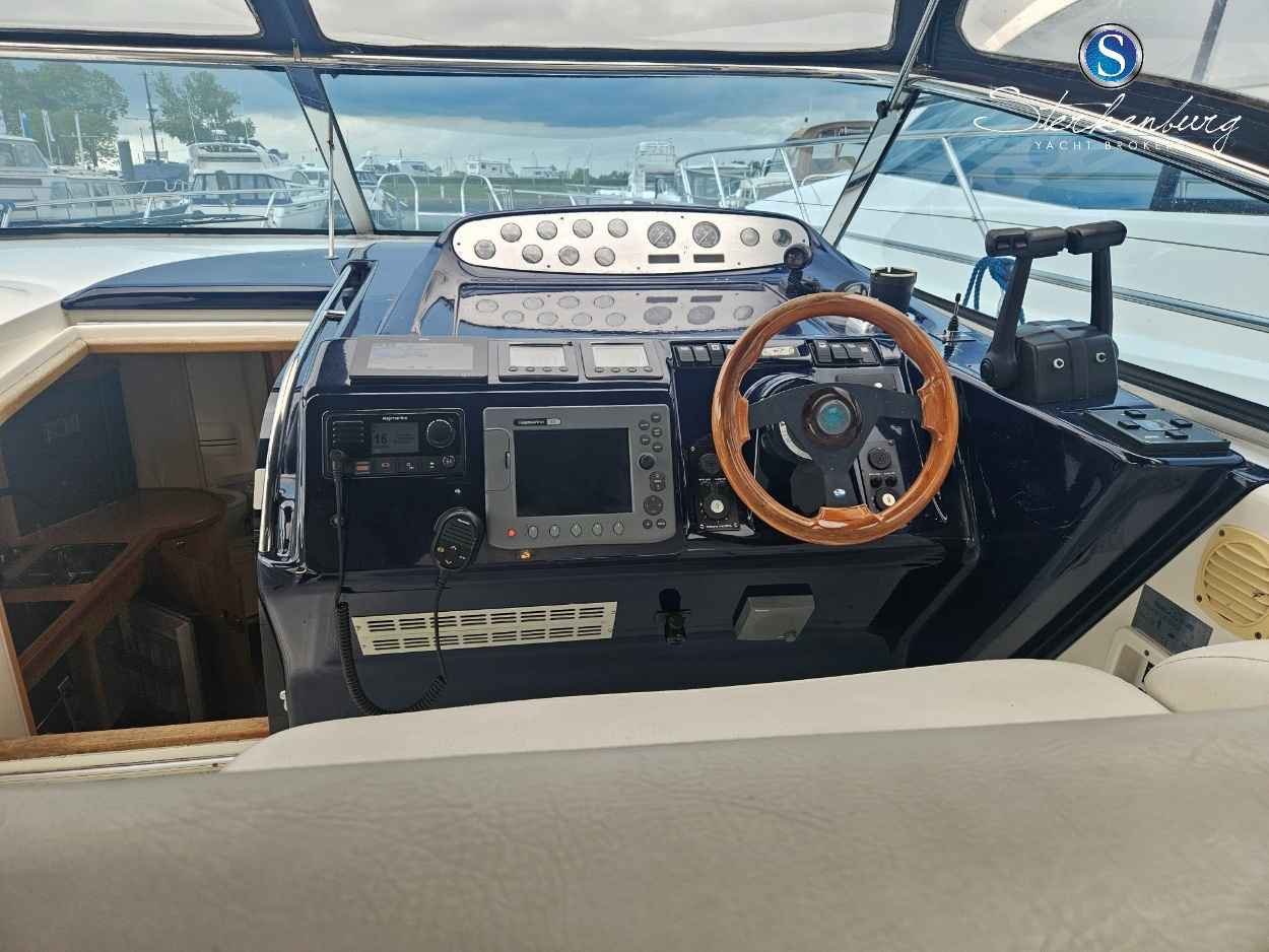 Motorboot Sealine S37