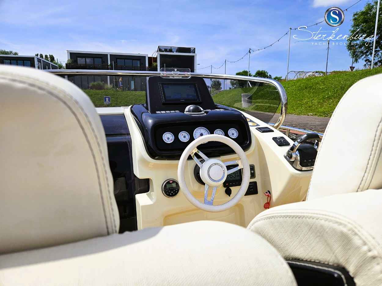 Motorboot Invictus 280 GT