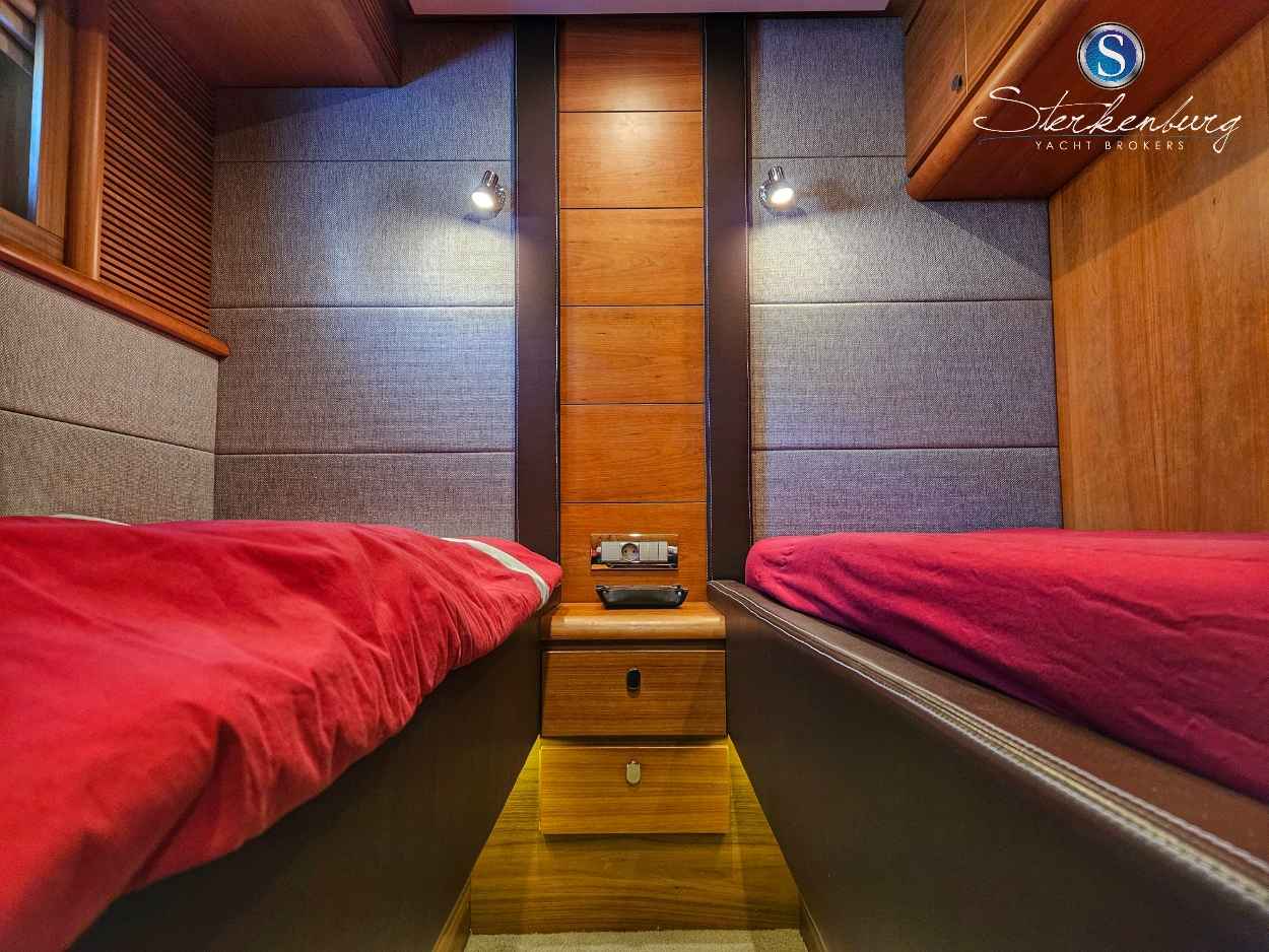 Motorboot Van der Valk Continental II 2300 ALU-IPS