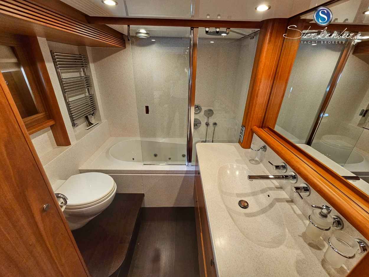 Motorboot Van der Valk Continental II 2300 ALU-IPS