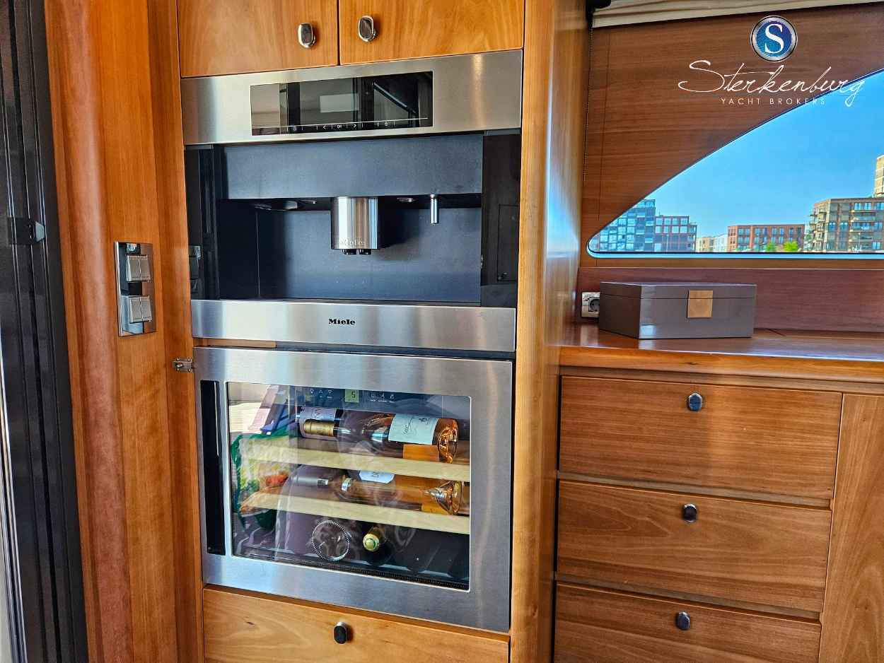 Motorboot Van der Valk Continental II 2300 ALU-IPS