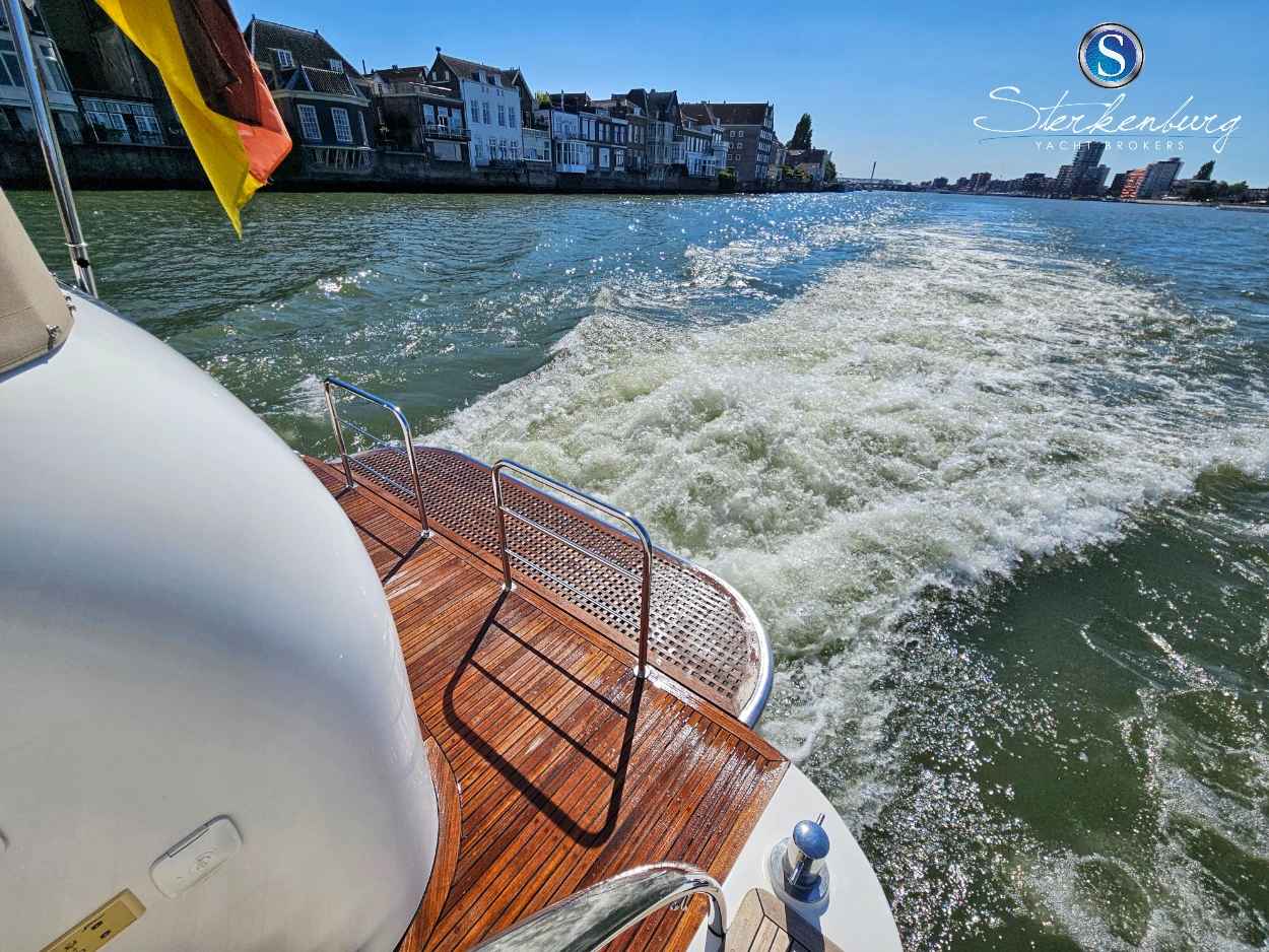 Motorboot Van der Valk Continental II 2300 ALU-IPS