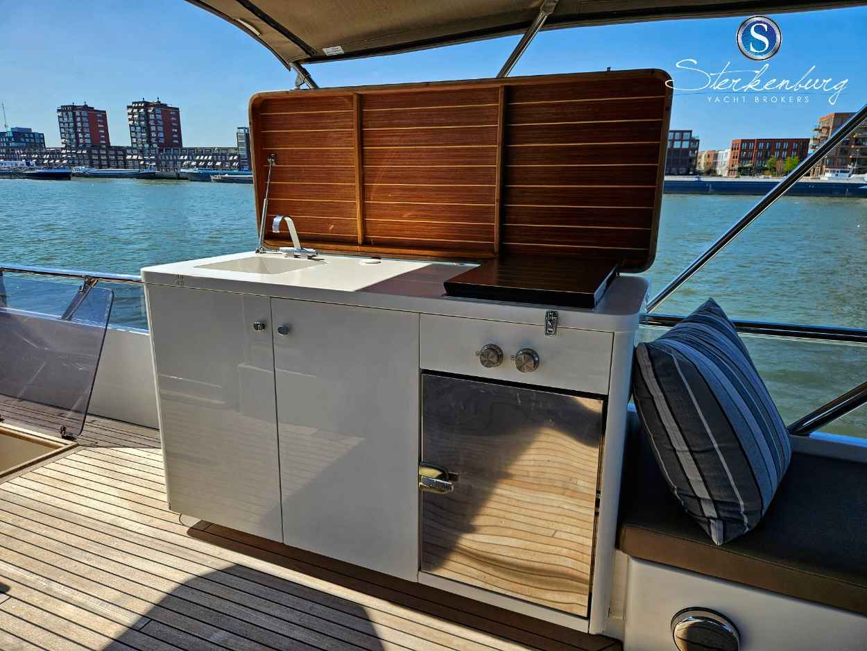Motorboot Van der Valk Continental II 2300 ALU-IPS