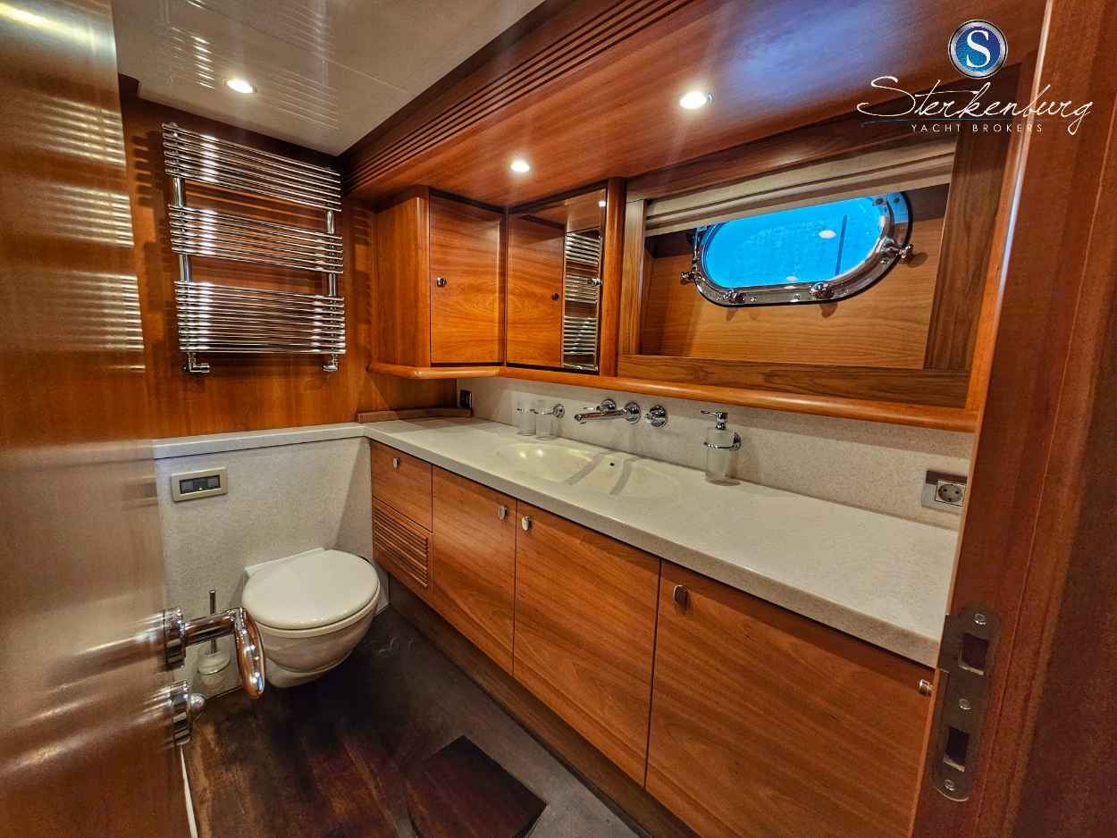 Motorboot Van der Valk Continental II 2300 ALU-IPS