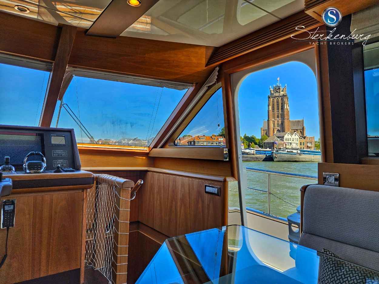Motorboot Van der Valk Continental II 2300 ALU-IPS