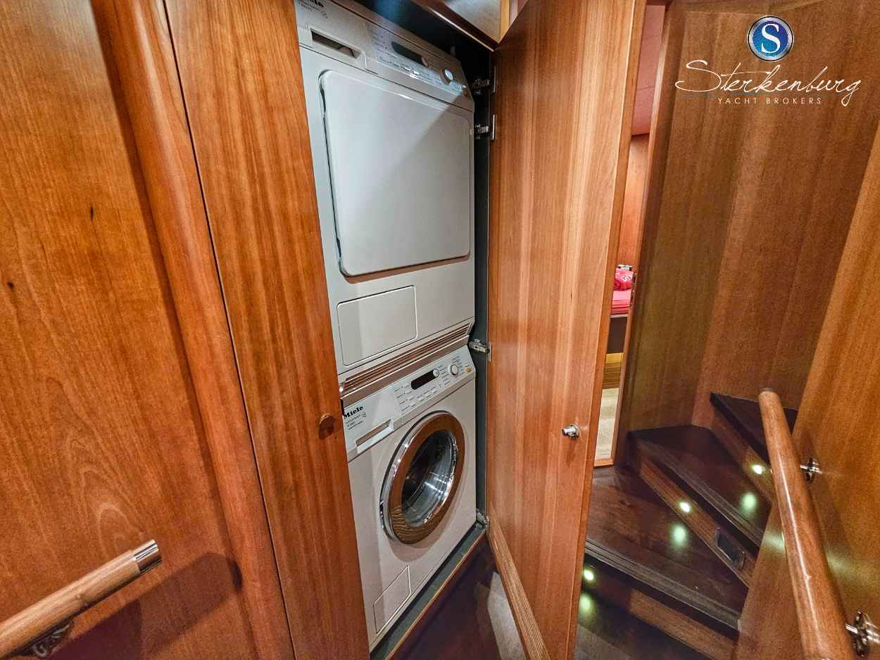 Motorboot Van der Valk Continental II 2300 ALU-IPS