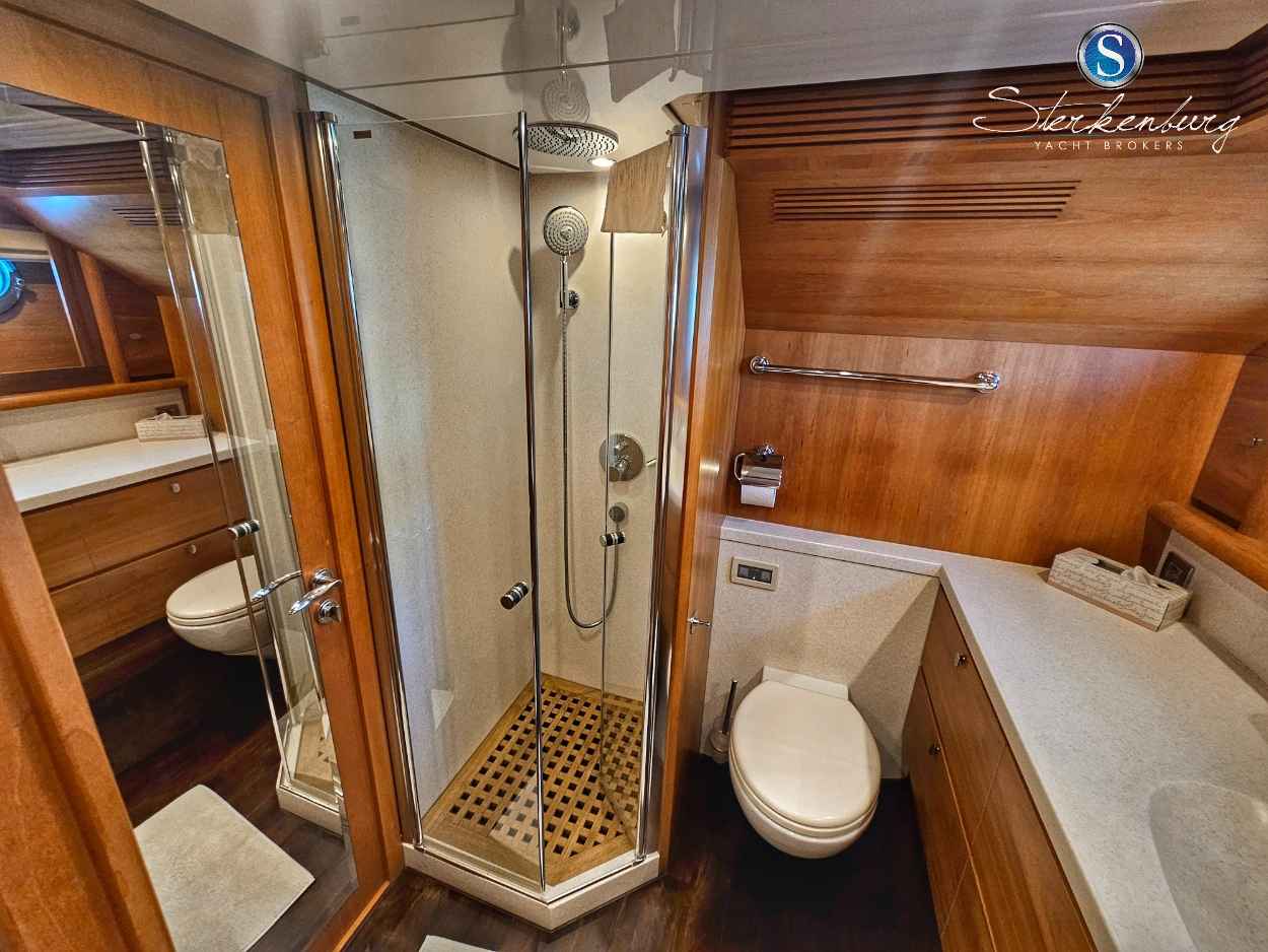 Motorboot Van der Valk Continental II 2300 ALU-IPS