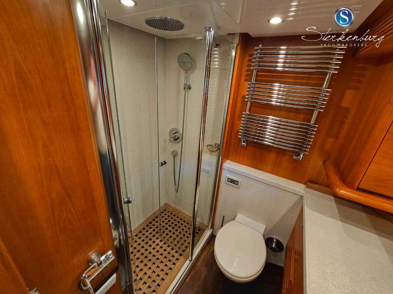 Motorboot Van der Valk Continental II 2300 ALU-IPS