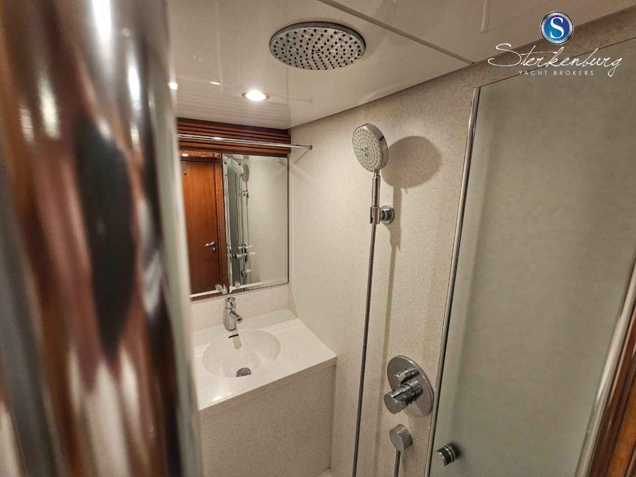 Motorboot Van der Valk Continental II 2300 ALU-IPS