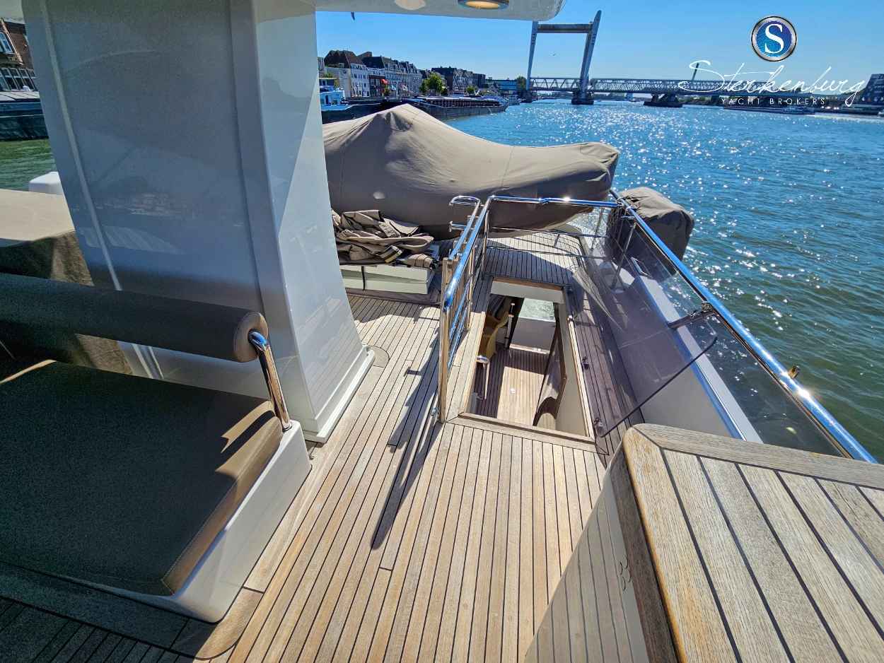 Motorboot Van der Valk Continental II 2300 ALU-IPS