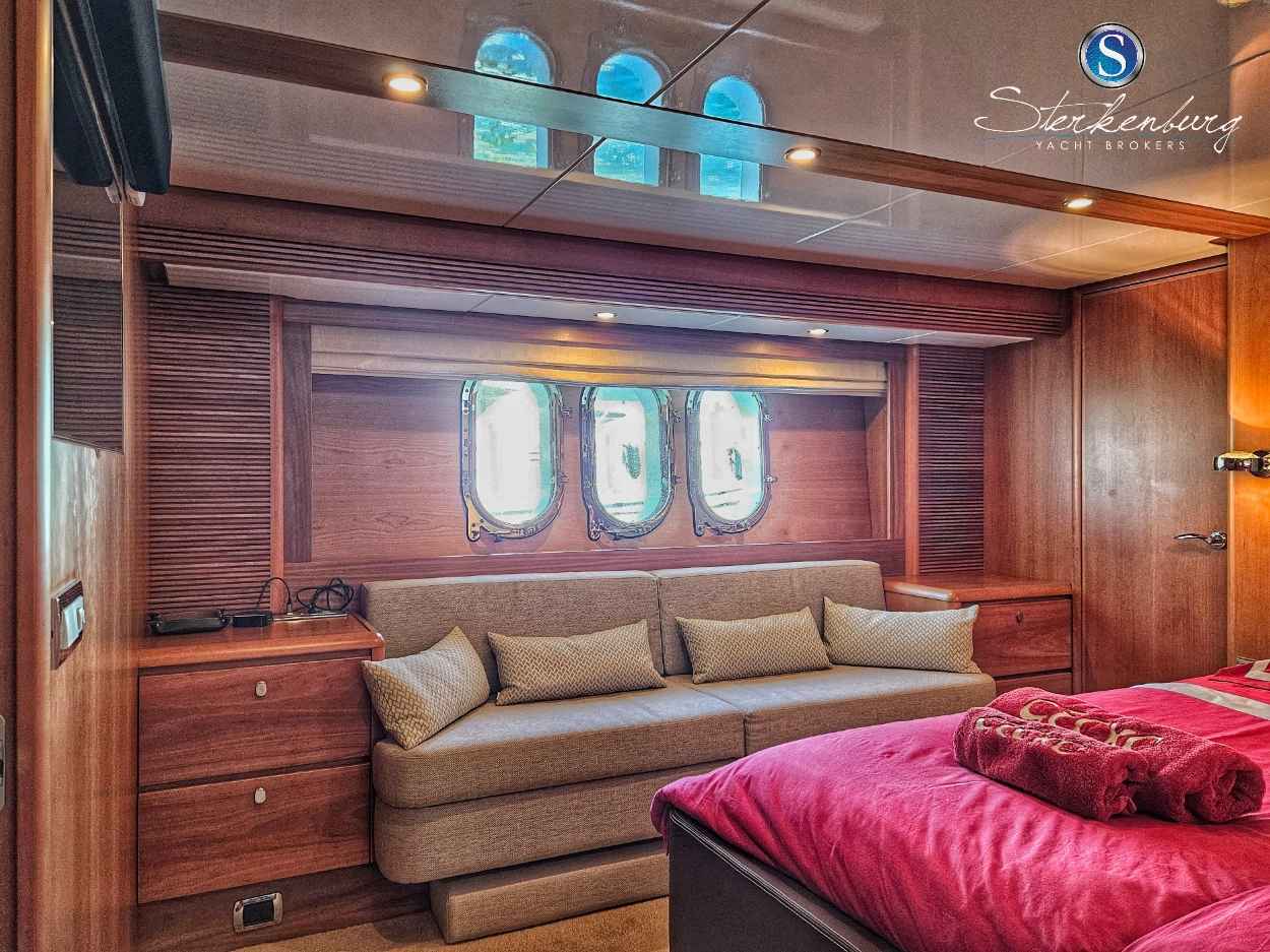 Motorboot Van der Valk Continental II 2300 ALU-IPS