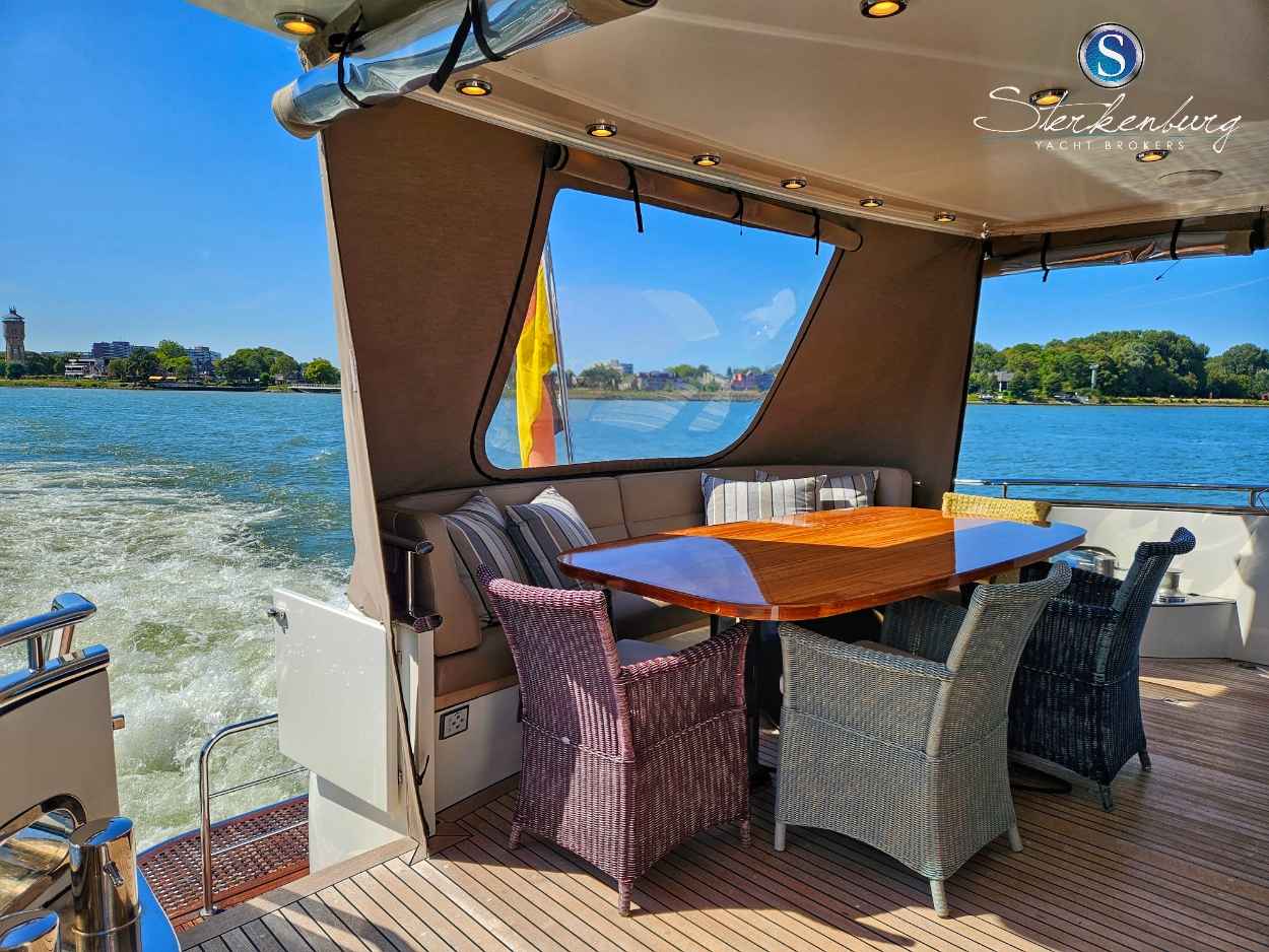 Motorboot Van der Valk Continental II 2300 ALU-IPS