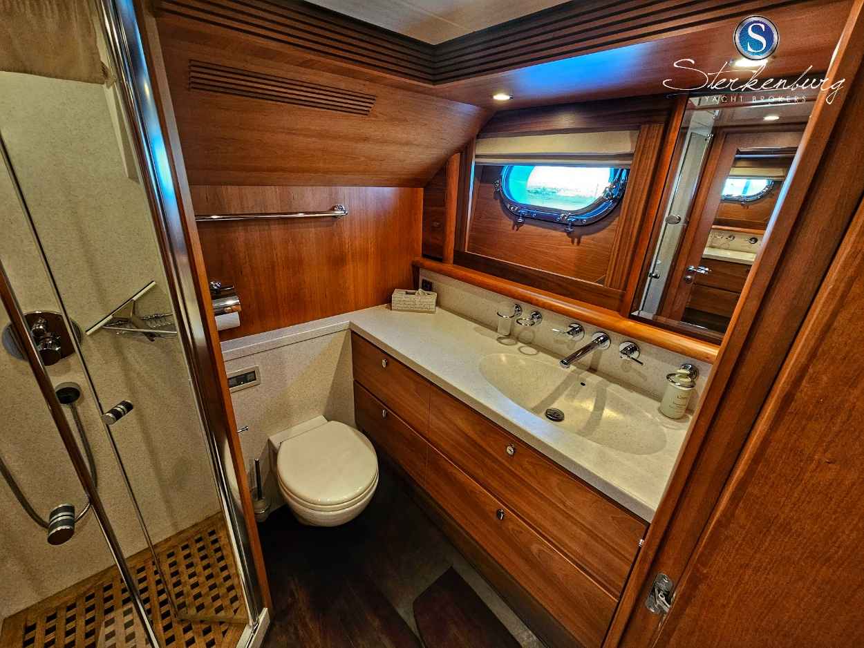 Motorboot Van der Valk Continental II 2300 ALU-IPS