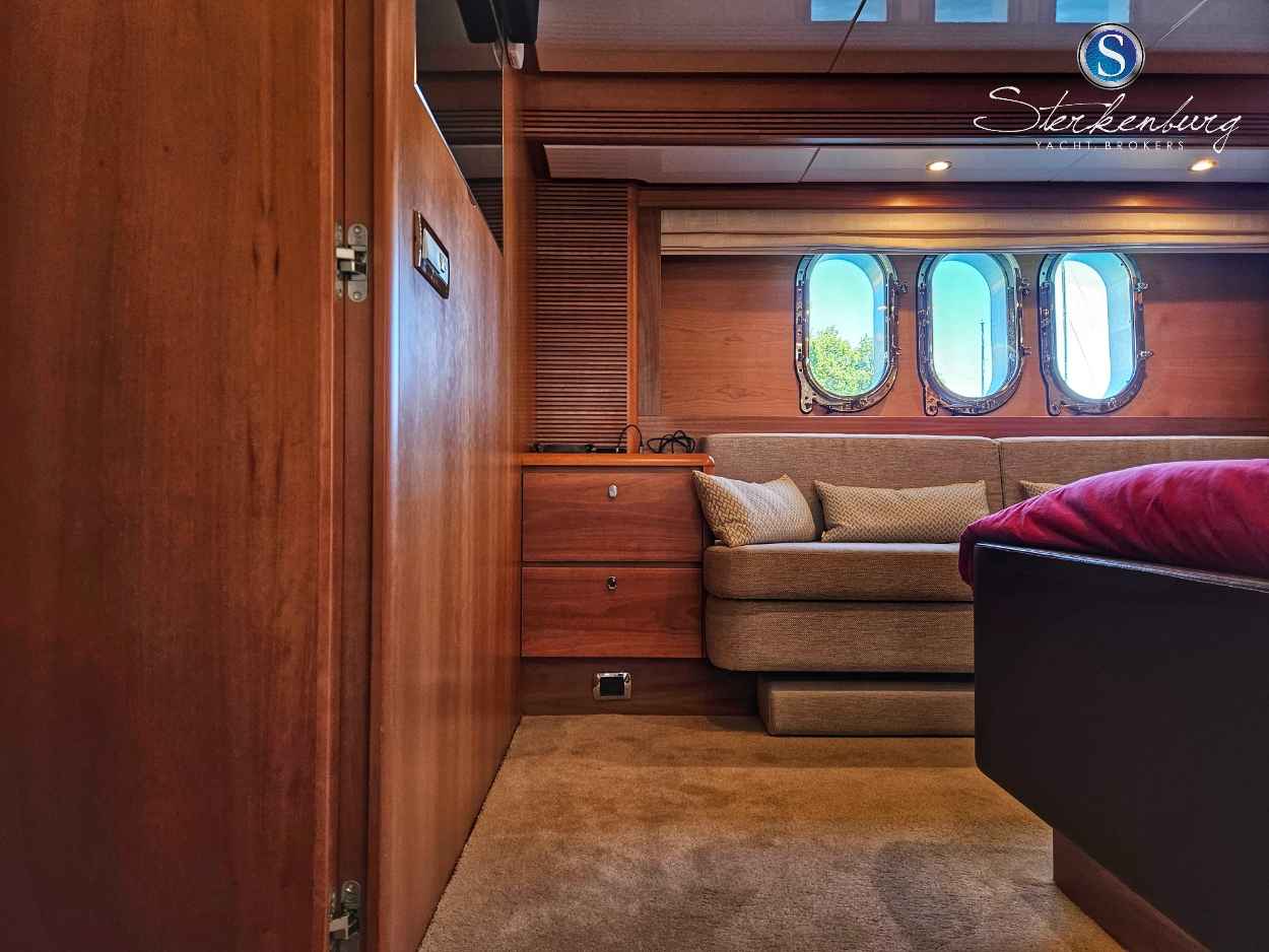 Motorboot Van der Valk Continental II 2300 ALU-IPS