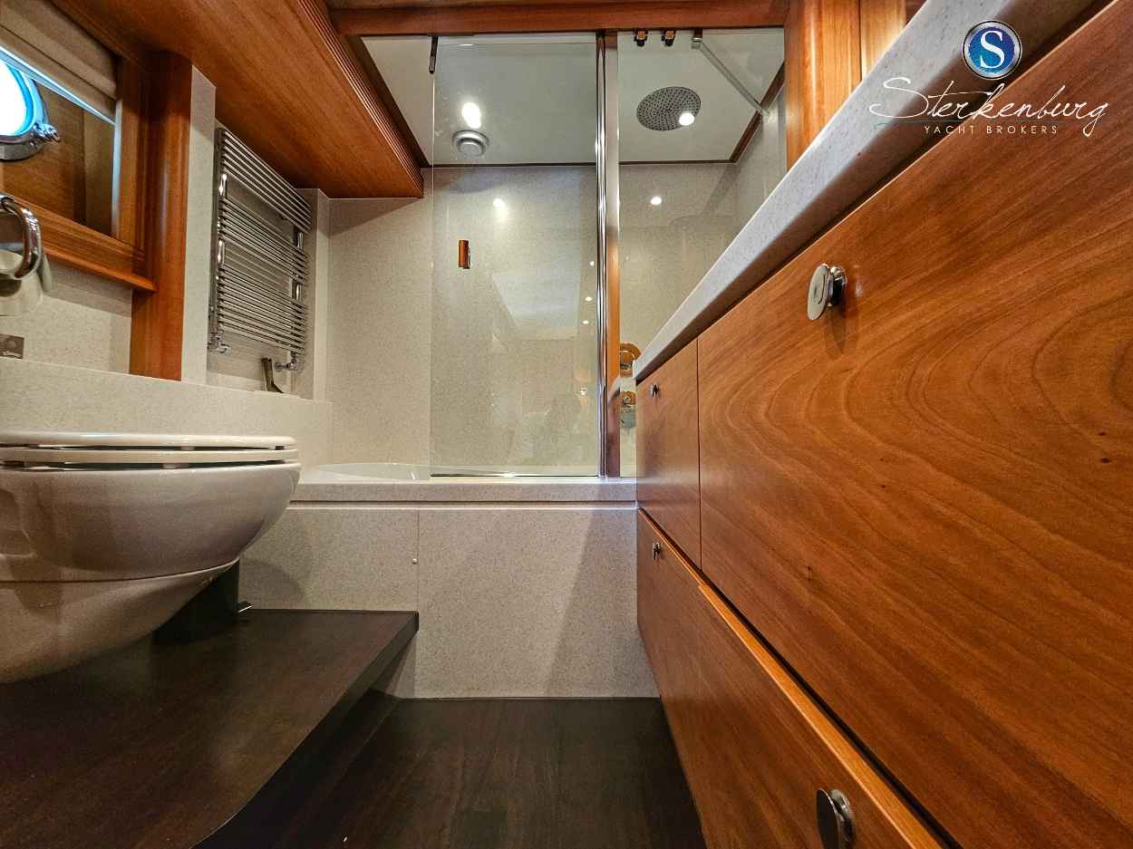 Motorboot Van der Valk Continental II 2300 ALU-IPS