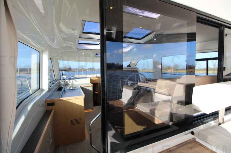 Motorboot Bavaria E40 Sedan