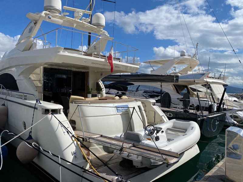 Motorboot Dominator 680 Fly
