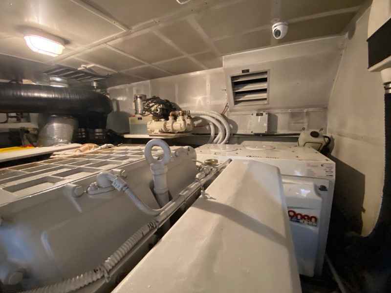 Motorboot Dominator 680 Fly