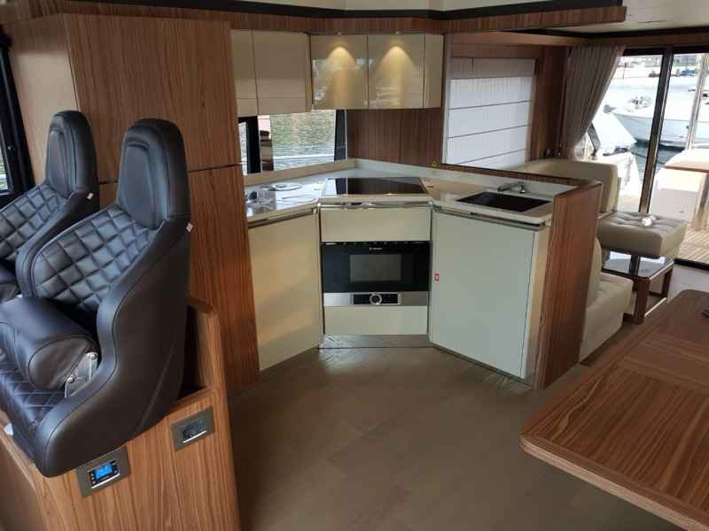 Motorboot Absolute 60 Fly