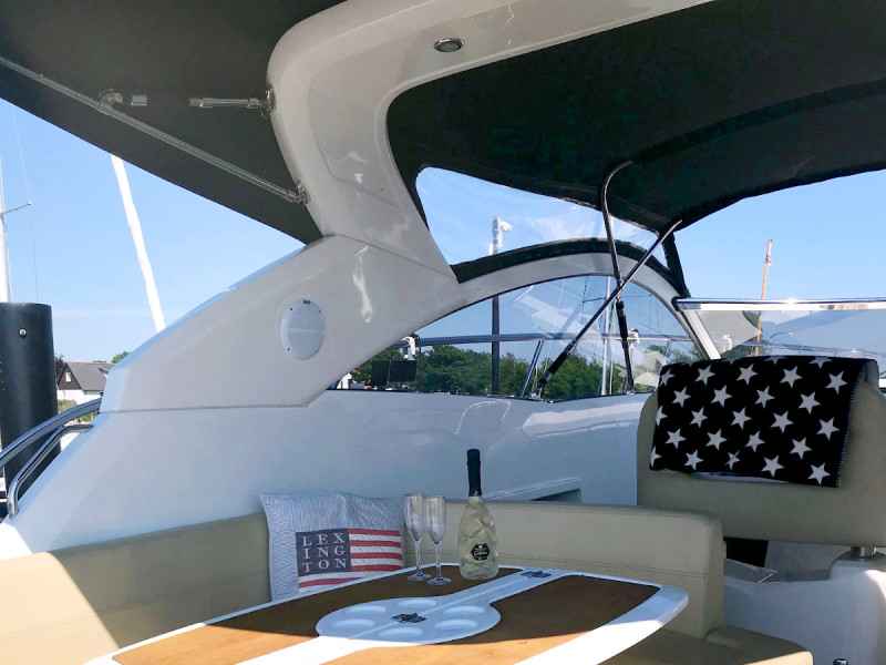 Motorboot Beneteau Monte Carlo 37 Sports Cruiser